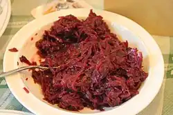 Red cabbage as a side dish with roast meat